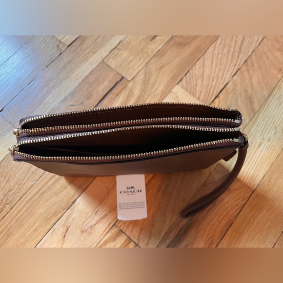 NWT Coach Double Pocket Wristlet - Picture 4 of 4
